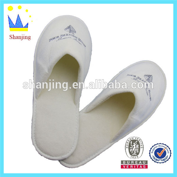 Professional supplier of disposable hotel slippers and spa slippers
