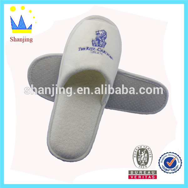 Professional supplier of disposable hotel slippers and spa slippers